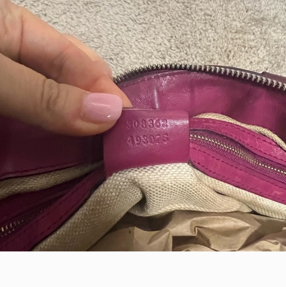 Designer GUCCI Soho Patent Leather Tote Bag - Picture 4 of 10